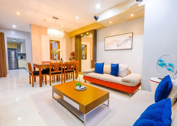 Spacious 2br In High Street Bgc! Pool & Netflix! Apartahotel