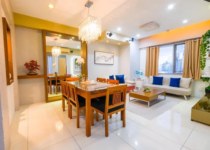 Apartahotel Spacious 2br In High Street Bgc! Pool & Netflix! 4*