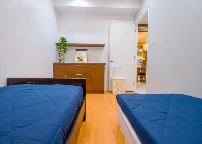 Apartahotel Spacious 2br In High Street Bgc! Pool & Netflix!