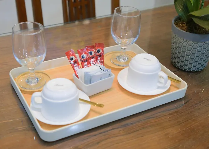 Apartahotel Spacious 2br In High Street Bgc! Pool & Netflix!