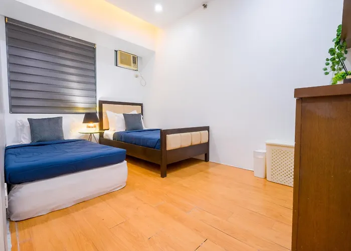 Spacious 2br In High Street Bgc! Pool & Netflix! 4* Manila
