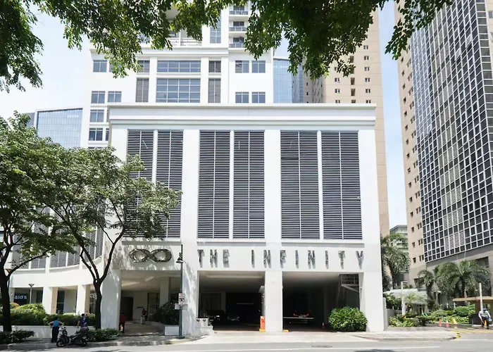 Spacious 2br In High Street Bgc! Pool & Netflix! Apartahotel 4*
