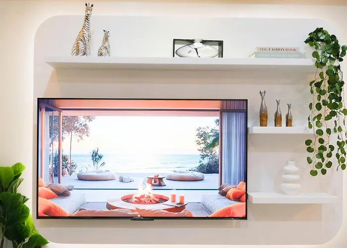Spacious 2br In High Street Bgc! Pool & Netflix! Apartahotel 4*