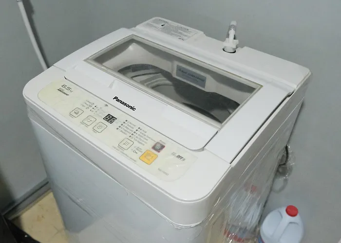 Spacious 2br In High Street Bgc! Pool & Netflix! 4* Manila