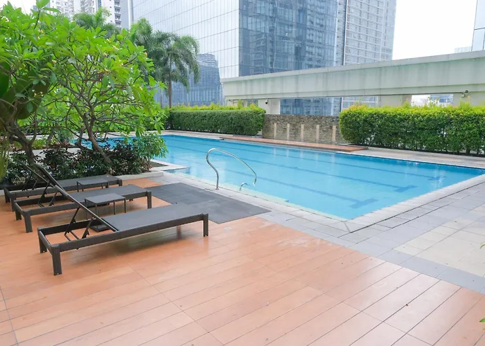 Spacious 2br In High Street Bgc! Pool & Netflix! Manila