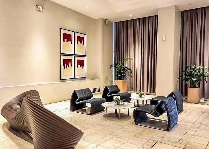 Spacious 2br In High Street Bgc! Pool & Netflix! 4*